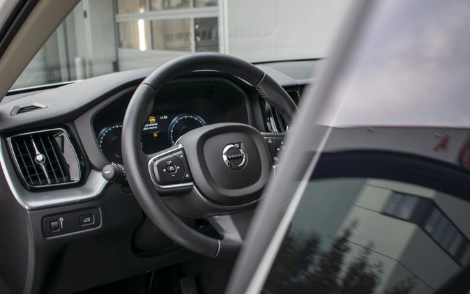 Volvo XC 60 cena 169750 przebieg: 30358, rok produkcji 2021 z Kałuszyn małe 407
